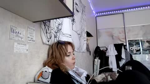 Kelly online show from May 25, 3:18 pm