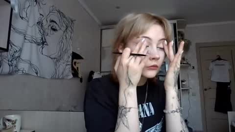Kelly online show from June 1, 11:11 am
