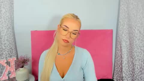 KristyFlowers online show from September 26, 12:02 pm