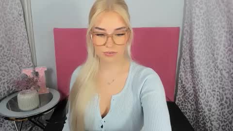 KristyFlowers online show from January 19, 4:28 pm