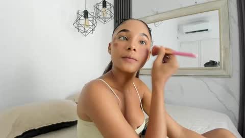 Cristina online show from May 1, 8:58 pm