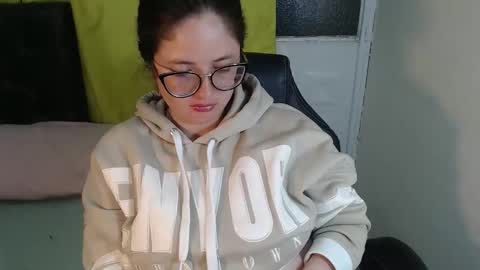 kryystaladams online show from January 15, 7:00 pm