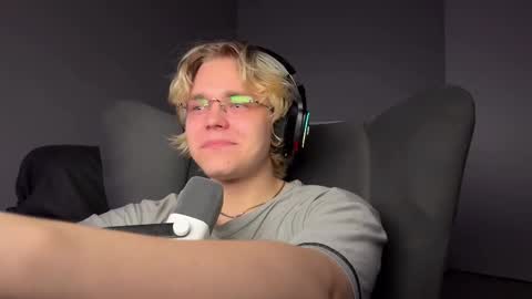 Esdxr online show from October 29, 9:37 pm