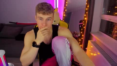 kurt_hanssen online show from November 27, 6:04 pm