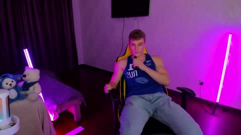 kurt_hanssen online show from December 1, 4:53 pm