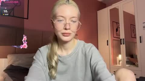 Bella and Alexandra online show from June 18, 2:33 pm