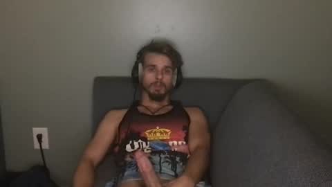 Snapshot of kxng222 chatting on October 15, 8:37 am kxng222 online show from October 15, 8:37 am