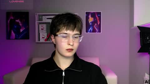 kyleberry_ online show from November 4, 4:08 pm