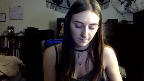 Snapshot of kylianna chatting on March 7, 1:42 am Kylianna online show from March 7, 1:42 am