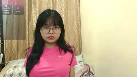 its me KYLIE online show from November 25, 12:26 pm