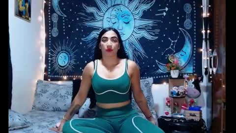 kylie online show from July 4, 12:48 am