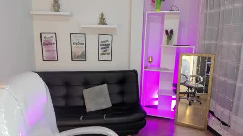 kylie online show from November 6, 1:14 pm