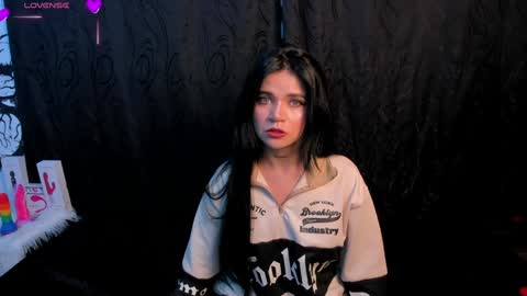 submissive demon Please help me to reach 500 thumbs up online show from December 28, 1:29 am