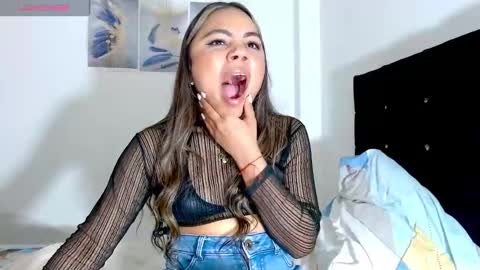 Paola online show from March 31, 1:06 am