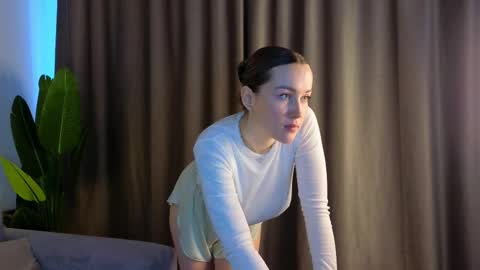 Snapshot of kylie_moss chatting on February 8, 7:26 am Anna online show from February 8, 7:26 am