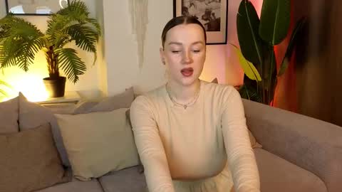 Snapshot of kylie_moss chatting on February 19, 3:39 am Anna online show from February 19, 3:39 am