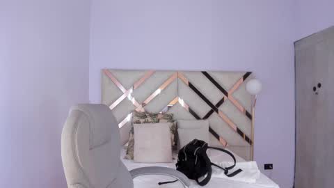 Kylie Reyes  online show from March 10, 7:29 pm