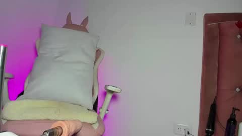 kylie Sttel online show from February 24, 2:40 am