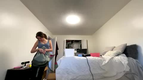 Snapshot of kylieexoxoxo2432 chatting on October 28, 8:10 pm Kylie online show from October 28, 8:10 pm