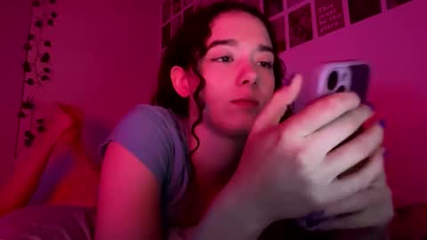 Snapshot of kylieexoxoxo2432 chatting on January 7, 4:50 am Kylie online show from January 7, 4:50 am