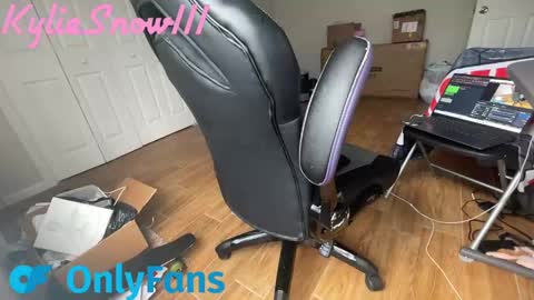 Kylie Snow online show from September 11, 1:56 pm