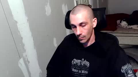 l1v1nth3dr3am online show from March 18, 5:13 am