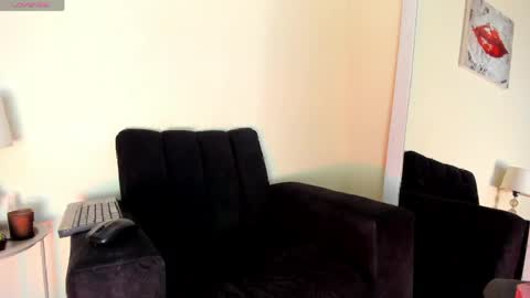 lace_victoria online show from April 14, 1:53 am