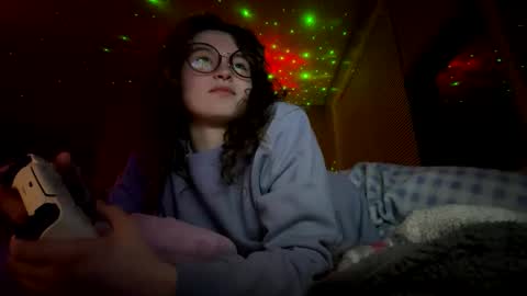 lacedinsin online show from March 31, 3:07 am