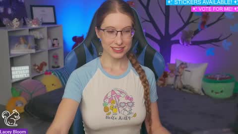 Lacey Bloom online show from January 9, 2:11 am