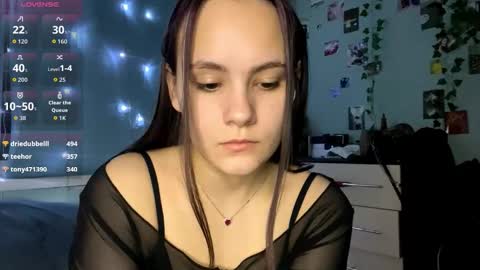 Snapshot of lacivierling chatting on October 25, 4:40 pm Sarah online show from October 25, 4:40 pm