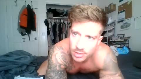 lacrioxcum18 online show from November 23, 9:13 pm