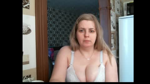 lady cute cat29 online show from April 9, 6:19 am