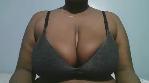 lady_dearra online show from January 12, 3:24 am