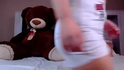 Lady  online show from December 10, 11:22 am