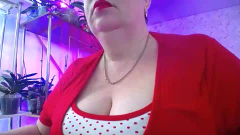 Lady Gloria online show from November 18, 8:06 am