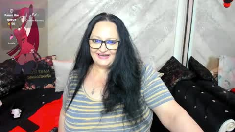 lady lauren online show from May 13, 4:11 am