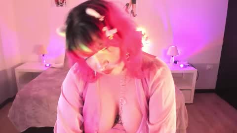 Lady  online show from October 14, 9:07 pm