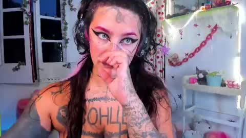 Mia online show from July 29, 7:36 pm