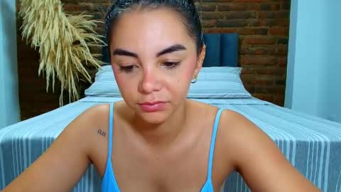 Hello im lady nice to meet you  online show from May 19, 6:26 pm