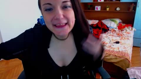 LadyLHoty online show from June 13, 1:21 pm