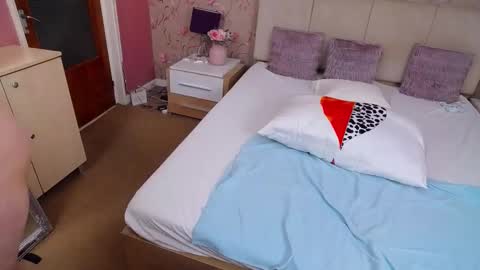 ladymariahx online show from March 10, 9:18 pm