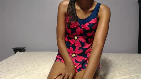 ladyqeeen online show from November 16, 9:22 am