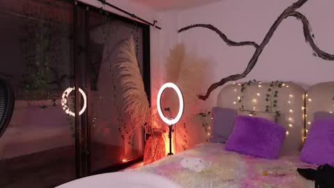 Lady  online show from December 15, 5:03 am