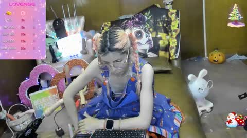 Skinnygirl online show from October 29, 12:45 am