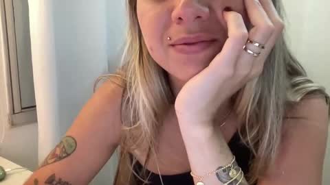 lailayourangel online show from December 22, 12:39 am