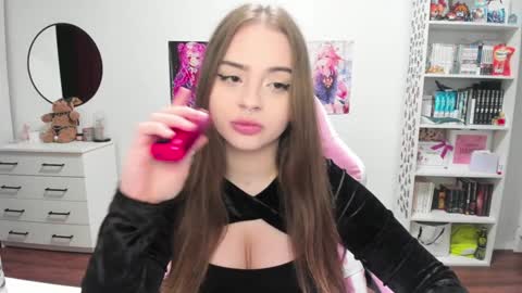 Kira online show from January 28, 1:05 pm