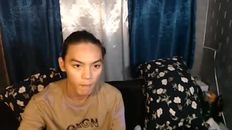 lalakinghugecock_2 online show from December 18, 9:25 am