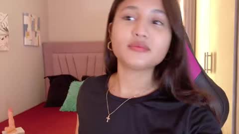 Laura online show from November 22, 12:47 pm