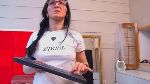 LanaBanner online show from April 19, 4:35 am