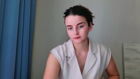 lana_gl online show from June 16, 8:29 am